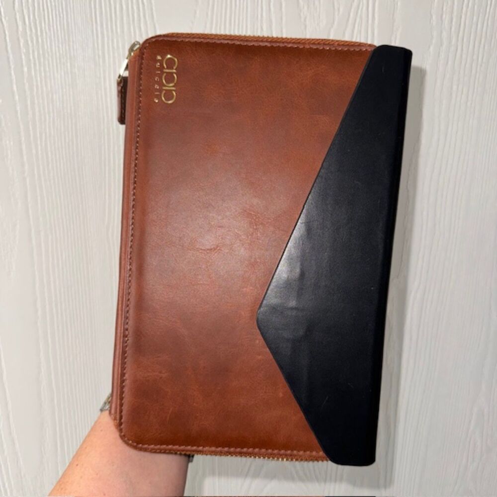 Dulccio Zipped Folio 7.8” x 5.1” Brown Leather